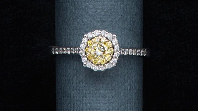 EPL Yakutian Diamonds predstavlja prsten s dijamantom citrusne boje
